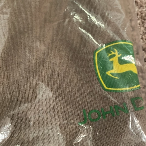 Set of 2 John Deere T shirts - Picture 4 of 5
